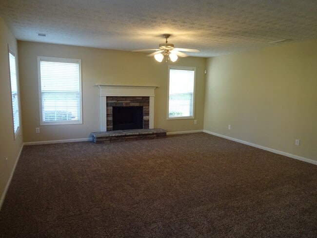 Photo - 1302 River Club Dr NE