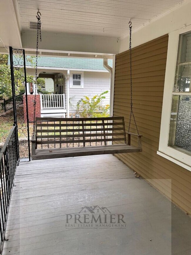 Photo - Charming 3 bed / 1 bath house for rent-4545 Fairmount Ave Kansas City, MO 64111 - $1399 Rent
