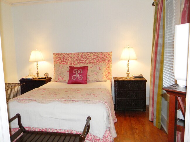 Photo - ARDSLEY PARK COTTAGE NEAR MCCAULEY PARK