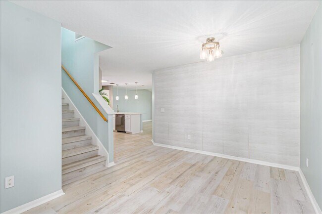 37 Sunset St