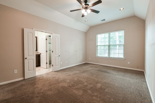 Building Photo - 10506 Chateau Ln Rental