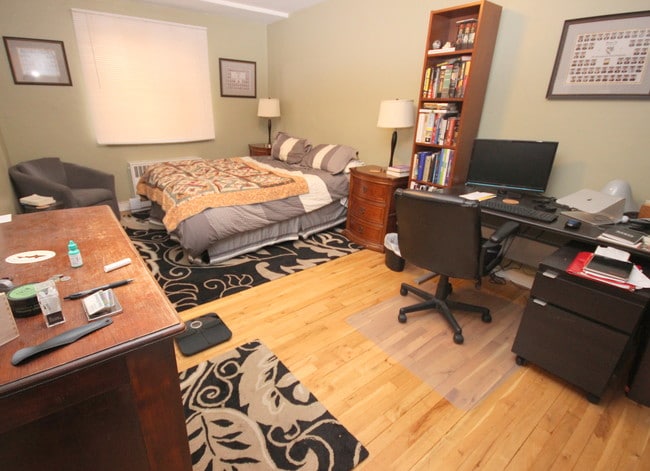 Photo - Fenwyck Apartments