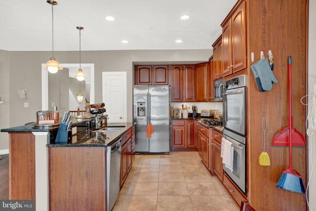 Photo - 2460 Eastbourne Dr