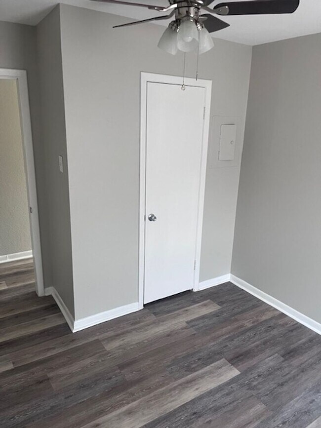 Photo - 315/317 S. Loving Ave. Unit 315