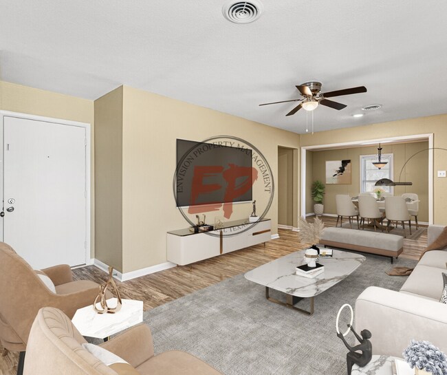 Photo - 817 Lawrence Dr