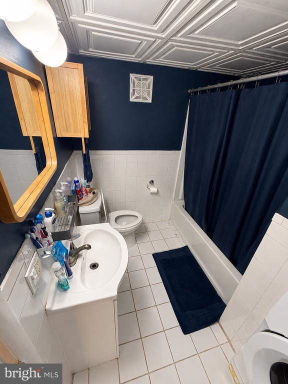 25 S Church Rd Unit 052
