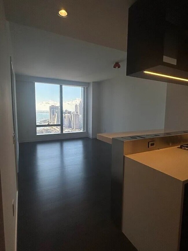 Photo - One Manhattan Square Unit 57L