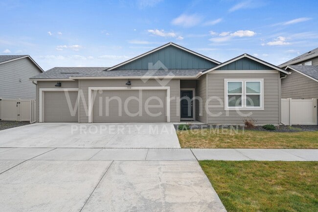 Building Photo - Welcome to this stunning 4-bedroom, 2-bathroom home located in the heart of Spokane, WA.