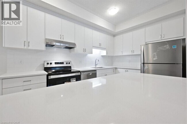 Photo - 71 REVERIE Wy