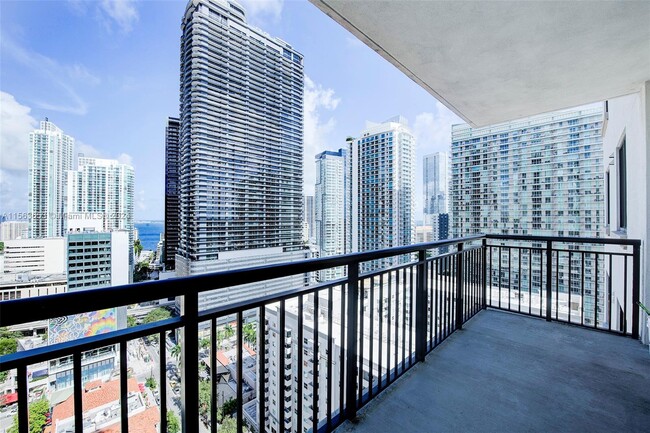 Photo - 999 SW 1st Ave Condominio Unidad 2402