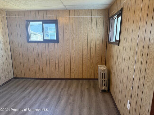 Photo - 1413 Swetland St