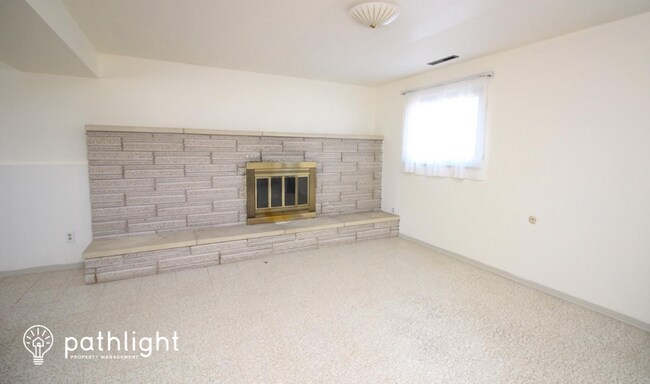 Photo - 1117 Moffat Cir