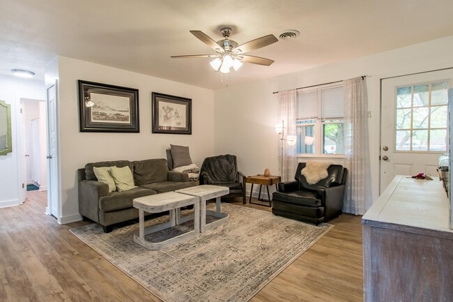 Photo - 2332 S Clover Dr