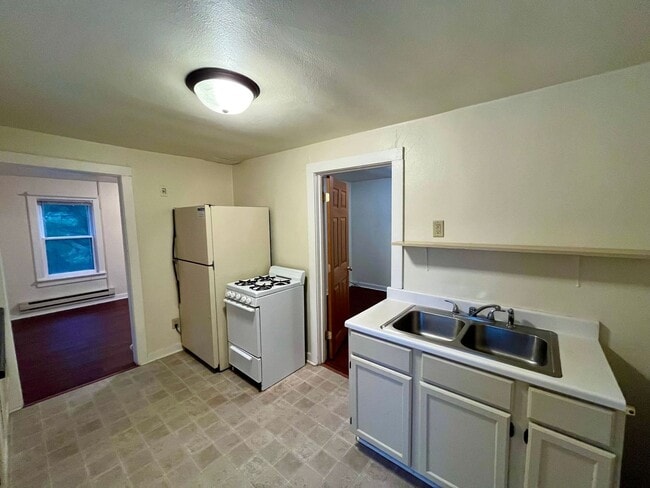 Building Photo - 1415 N Stevens St Unit #D