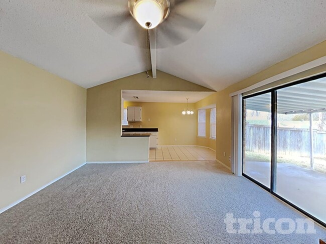 Photo - 6321 Macarthur Dr