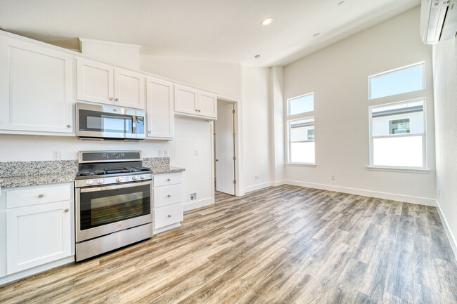 Photo - 1828 Notre Dame Blvd Townhome