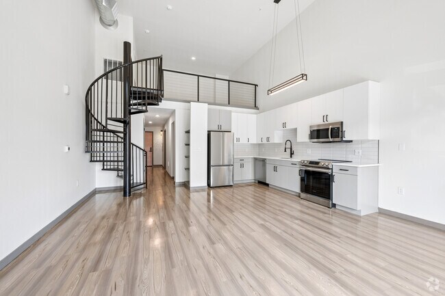 Interior Photo - Kenyon