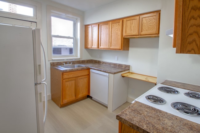 Building Photo - 414 Franklin Ave Unit 2R