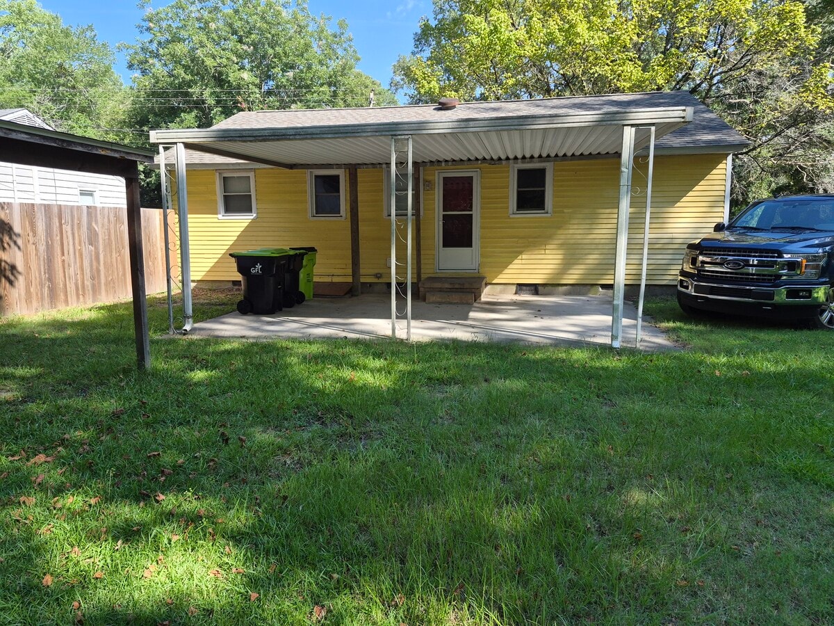 Photo - 6768 Pitt St