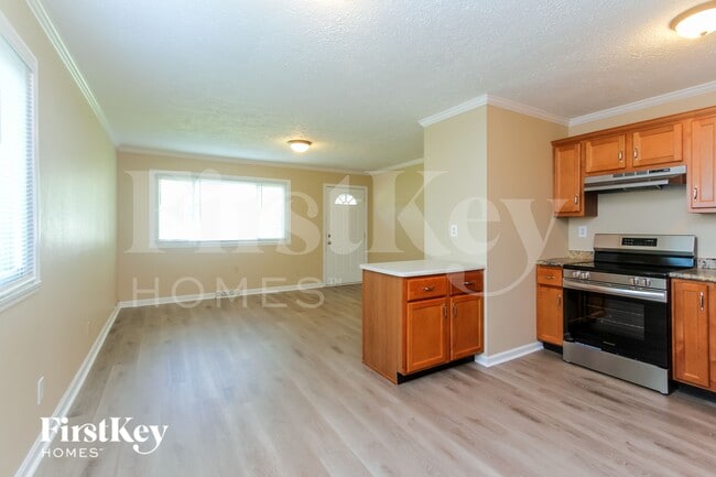 702 Delbrook Dr