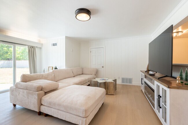 Photo - Relaxing 4BR Family Home Near Attractions  Share  Save