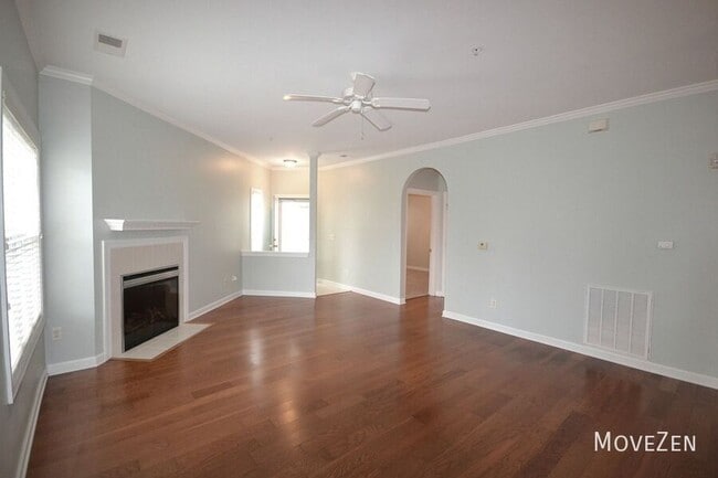 Photo - 210 Fullford Ln