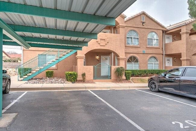 Building Photo - La Paloma Condo with 2-Bedrooms and 2-Bathrooms