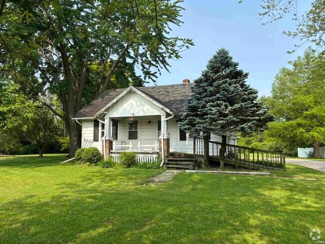 Building Photo - 9817 Auburn Rd Rental