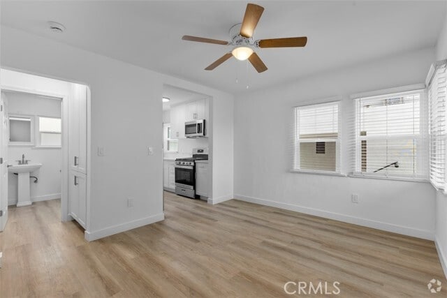 Building Photo - 908 Manhattan Ave Unit E Rental