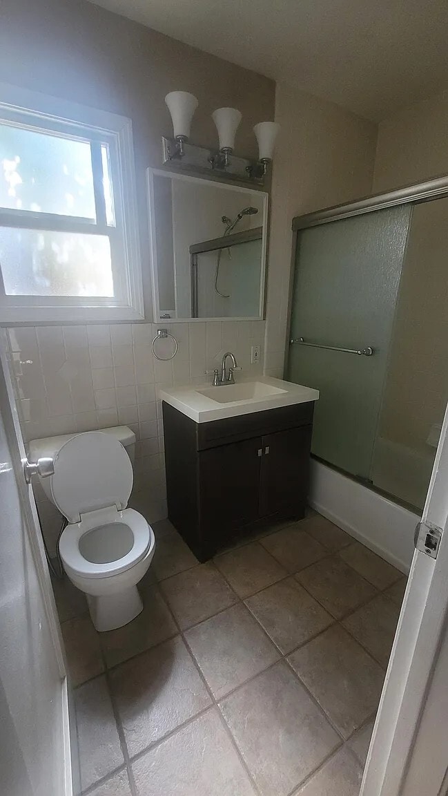 Photo - 1429 Woodland Dr