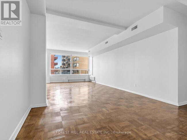 Photo - 2500 Bathurst St Unité 306