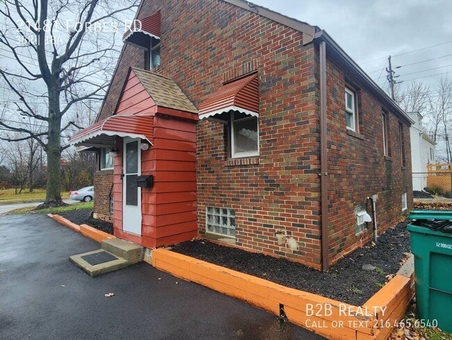 Photo - 21481 Forbes Rd