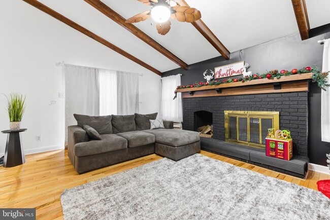 Photo - 203 Jonathan Ln