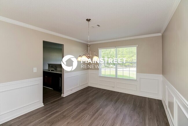 Photo - 4 Bedroom Pet-Friendly Home in Atlanta, GA with Main Street Renewal
