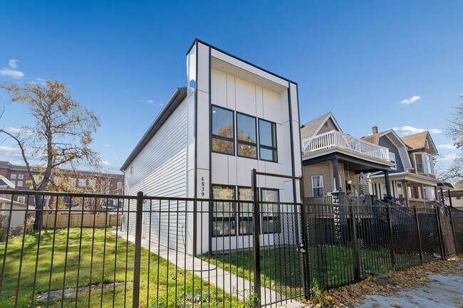 Photo - 4839 W Huron St Unidad 1