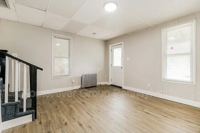 Photo - 4928 Wakefield St