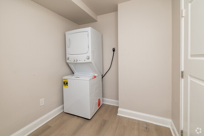 1BR, 2BA - 1,450SF - Laundry Room