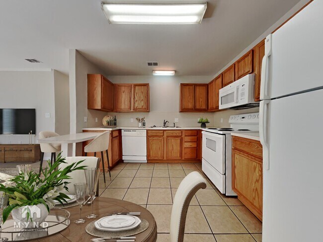 Photo - 311 N Chicago Ave