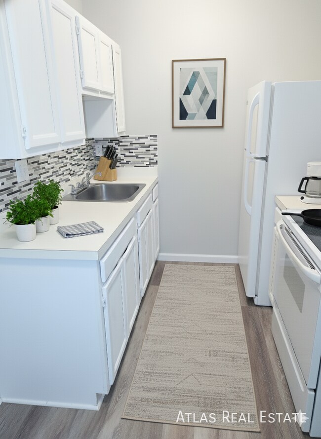 Photo - 960 W Moreno Ave