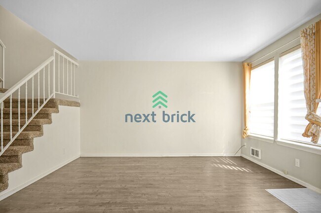 Photo - Welcome to this charming 2 bedroom, 2.5 bathroom townhouse in Bothell.