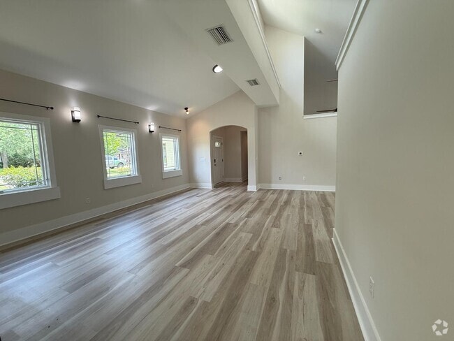 Building Photo - 5432 Grove Ave Rental