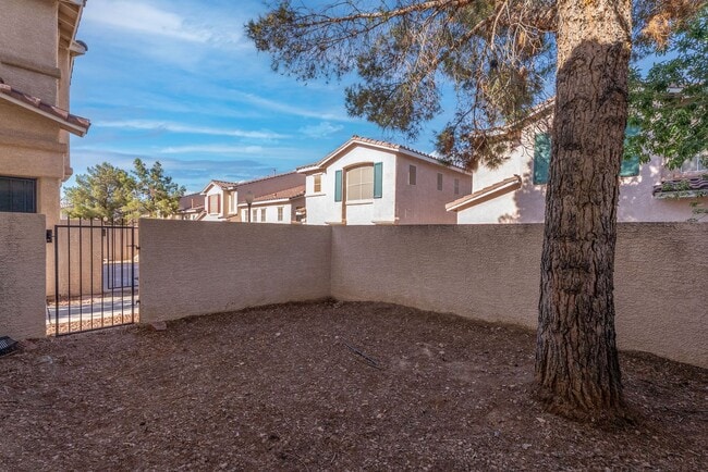 9668 Belle Regal St