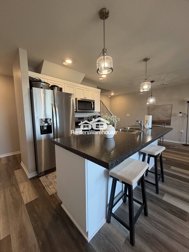 Photo - 642 Shardlow Ln NE