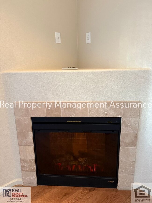 Photo - 10664 NE Holly St