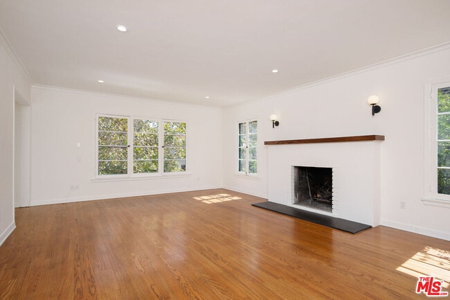 Photo - 135 N Orange Dr