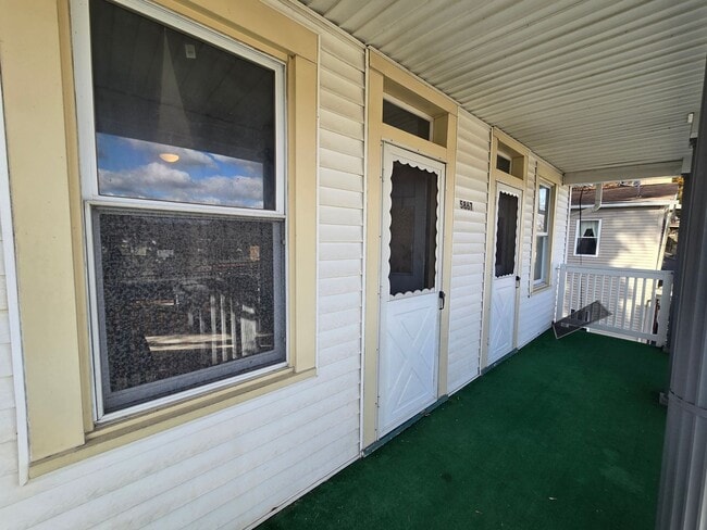 Building Photo - mad5865 Unit 5867