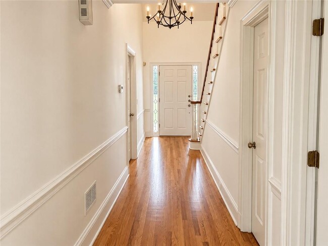 1826 Hermitage Pl