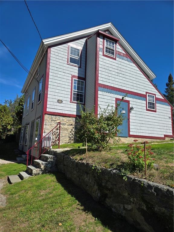 Building Photo - 12 Railroad St Unit B