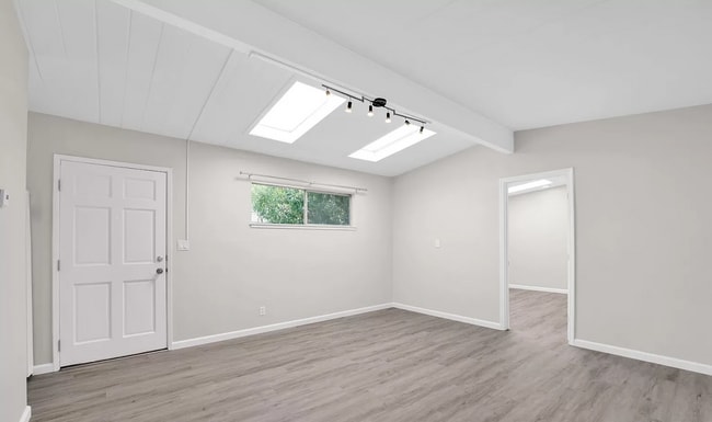 Photo - 3271 Alma St