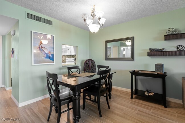 Building Photo - 29 High Point Cir E Unit 305 Rental
